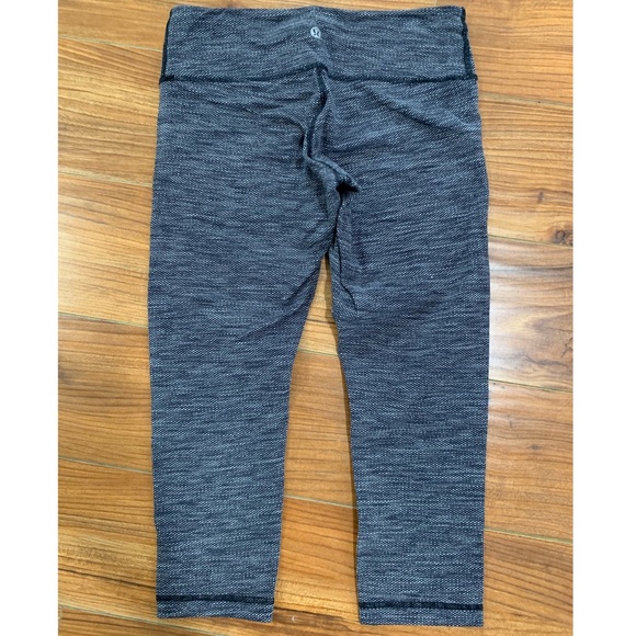 Lululemon Wunder Under Grey Crop Size 6 - Picture 4 of 6